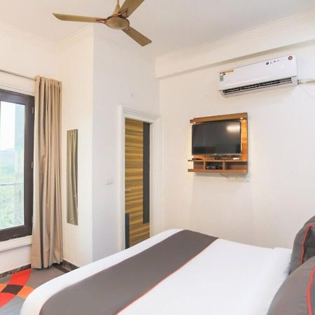 Sangvi Palace Hotel Greater Noida Kültér fotó