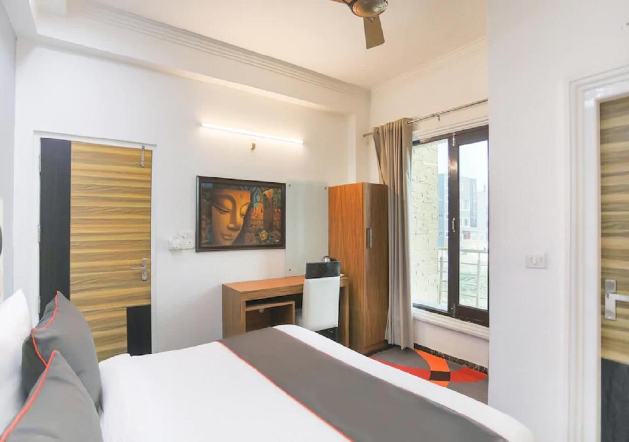 Sangvi Palace Hotel Greater Noida Kültér fotó