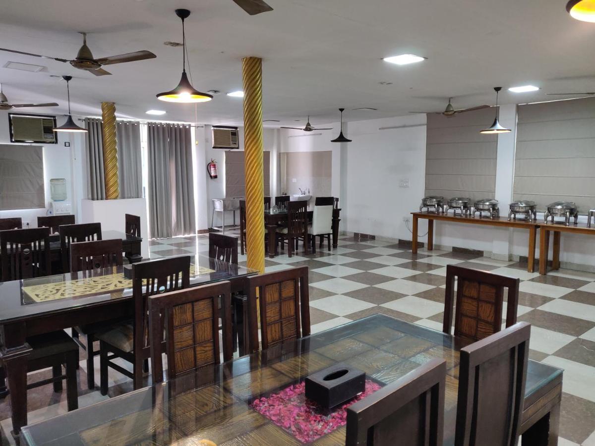 Sangvi Palace Hotel Greater Noida Kültér fotó