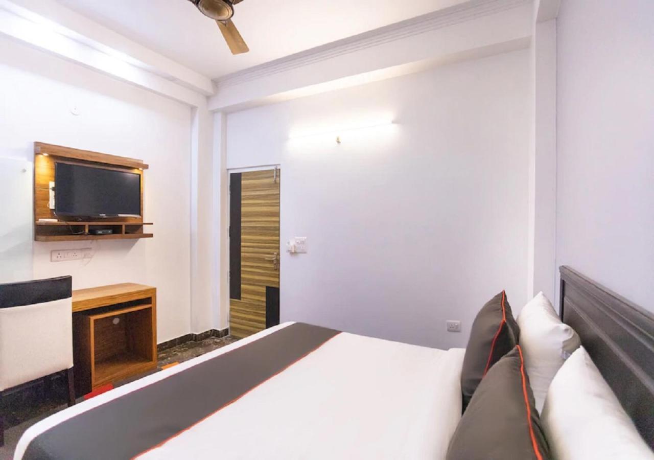 Sangvi Palace Hotel Greater Noida Kültér fotó