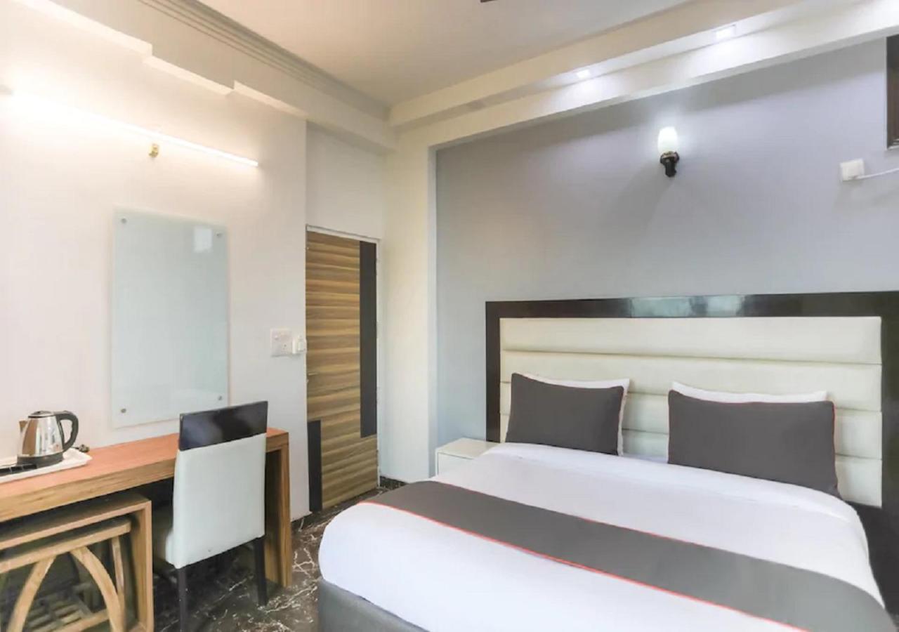 Sangvi Palace Hotel Greater Noida Kültér fotó