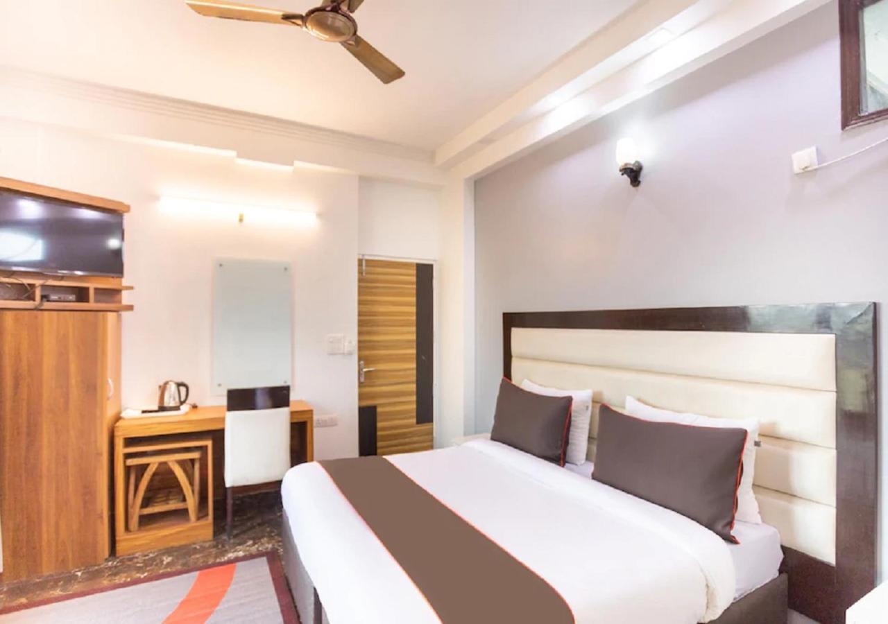 Sangvi Palace Hotel Greater Noida Kültér fotó