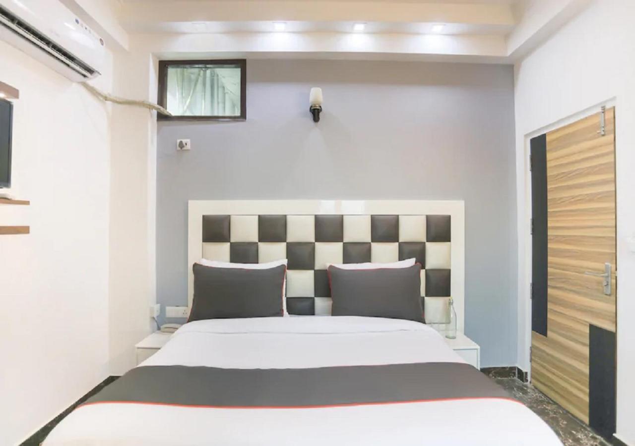 Sangvi Palace Hotel Greater Noida Kültér fotó